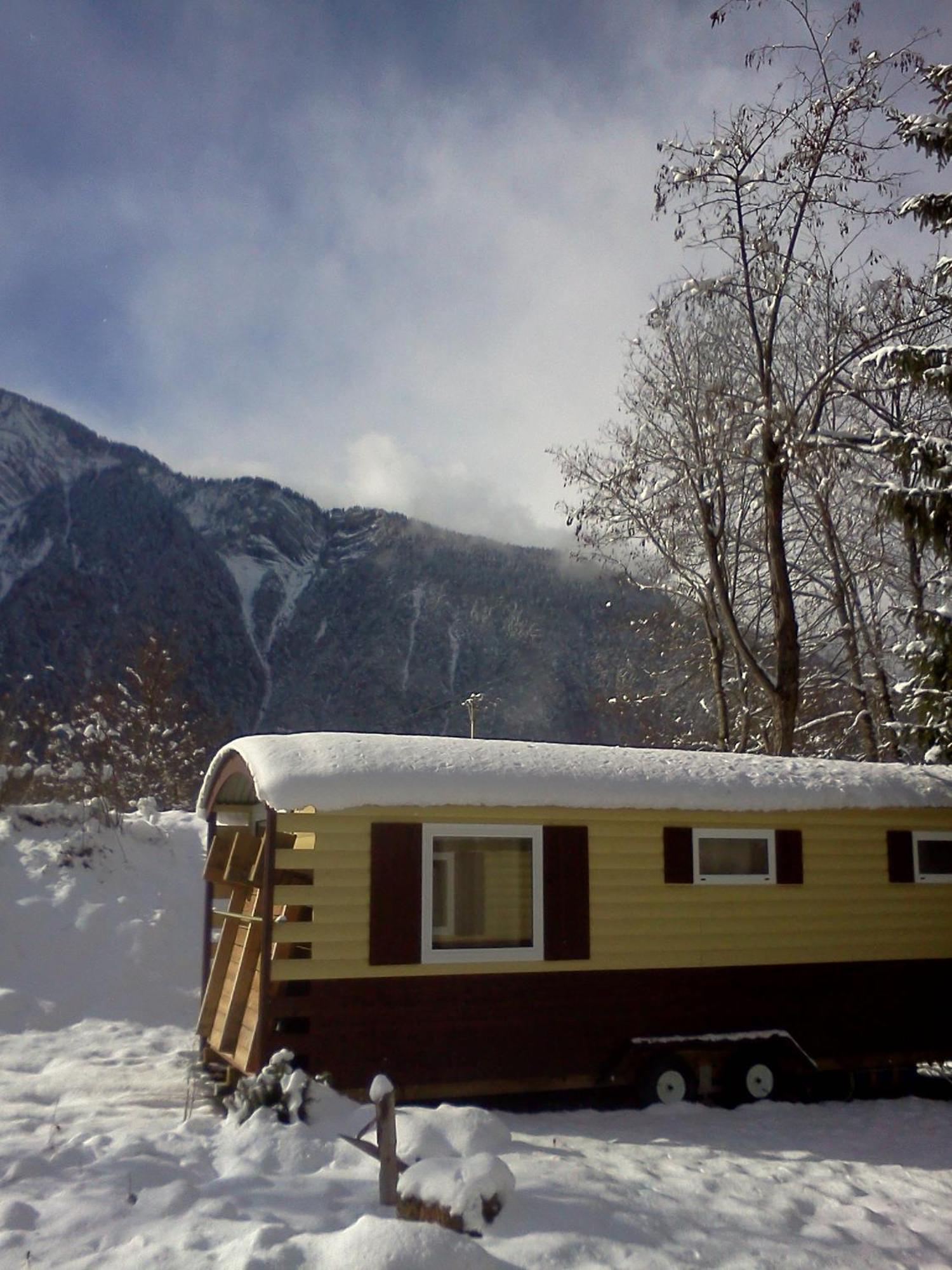 A La Rencontre Du Soleil - Camping Le Bourg-d'Oisans Exterior photo