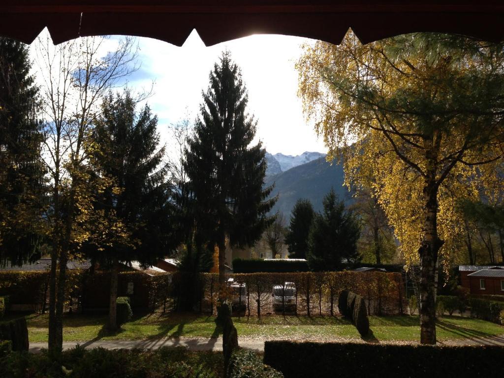 A La Rencontre Du Soleil - Camping Le Bourg-d'Oisans Exterior photo