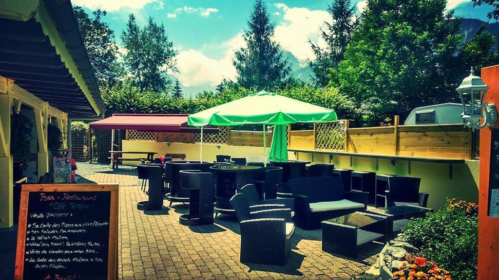 A La Rencontre Du Soleil - Camping Le Bourg-d'Oisans Exterior photo