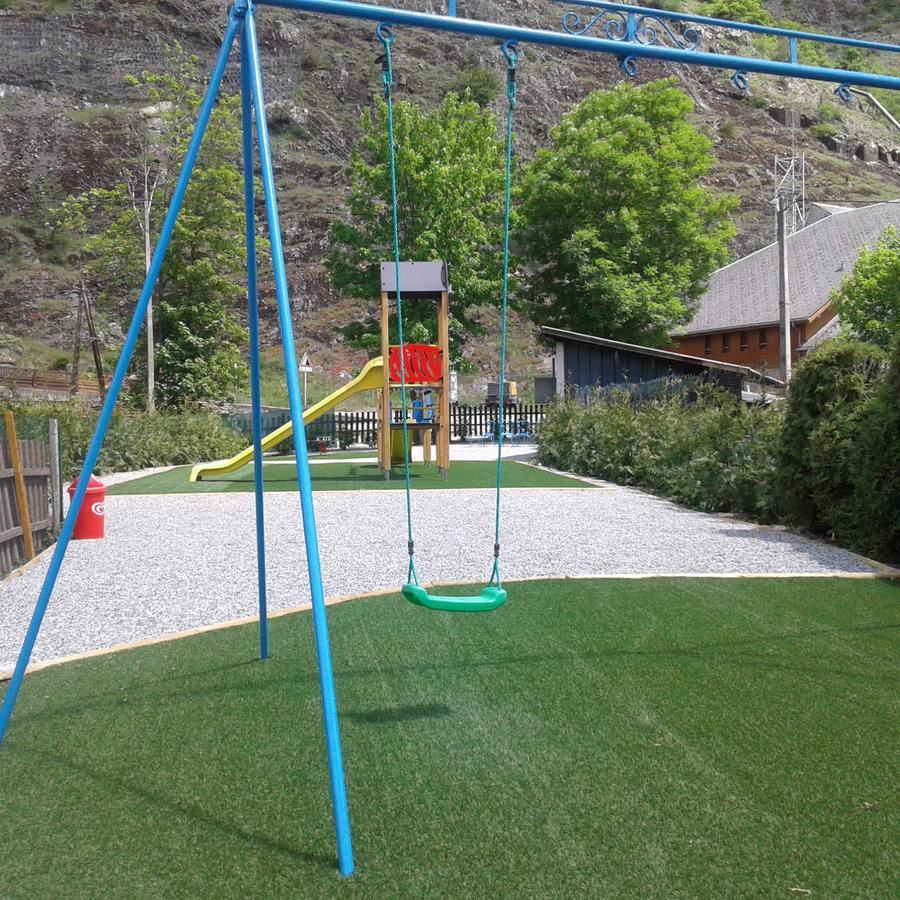 A La Rencontre Du Soleil - Camping Le Bourg-d'Oisans Exterior photo