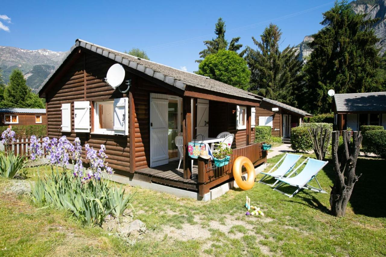 A La Rencontre Du Soleil - Camping Le Bourg-d'Oisans Exterior photo